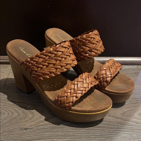 House of Harlow 1960 - Braided Tan Platform Sandals - Picture 3 of 6